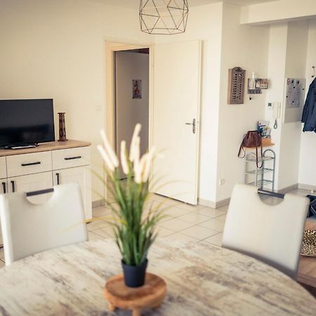 L Arene Margaux, 300 M Du Tram Apartment Lormont Exterior photo